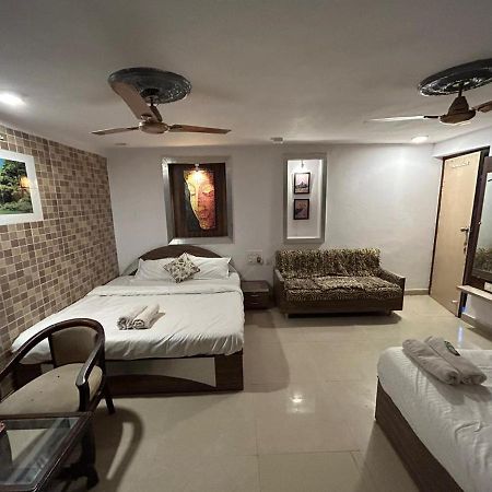 The Peach Tree Rooms Mount Abu Esterno foto