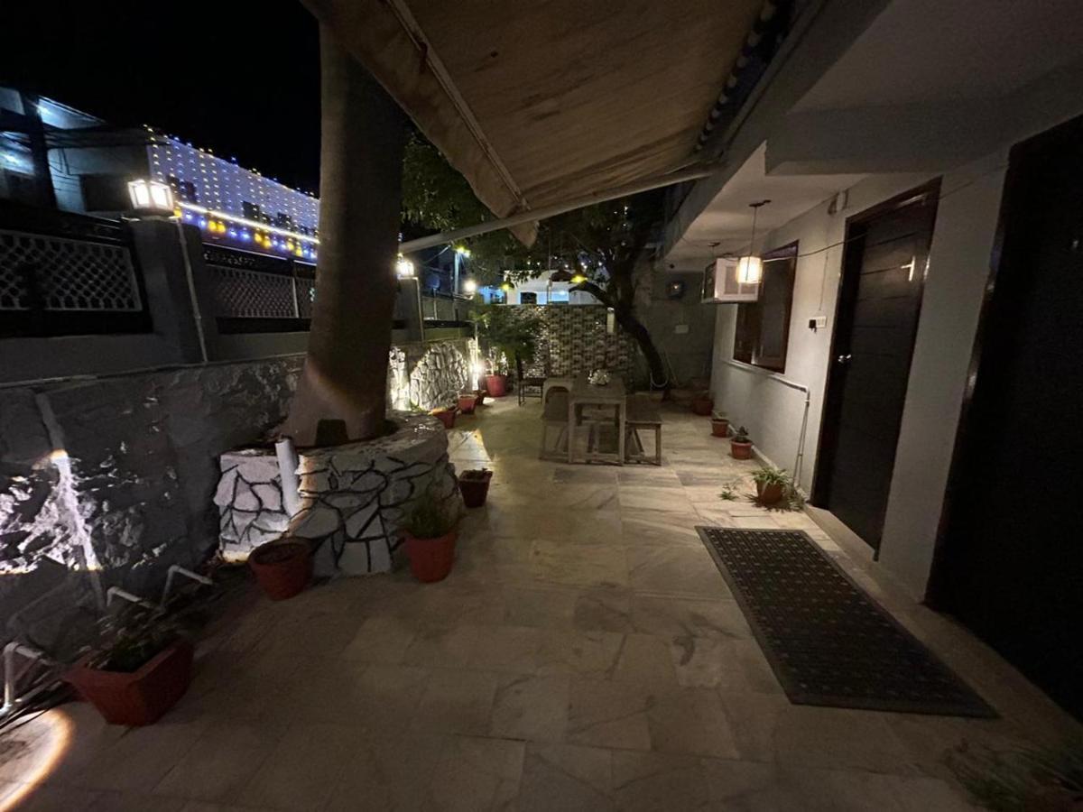 The Peach Tree Rooms Mount Abu Esterno foto
