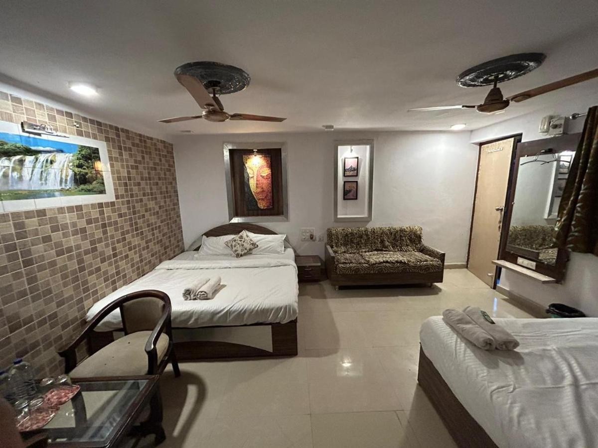 The Peach Tree Rooms Mount Abu Esterno foto
