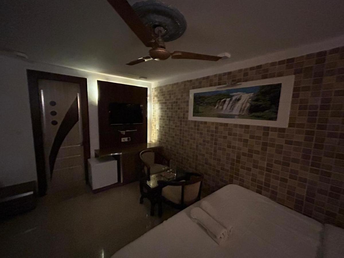 The Peach Tree Rooms Mount Abu Esterno foto