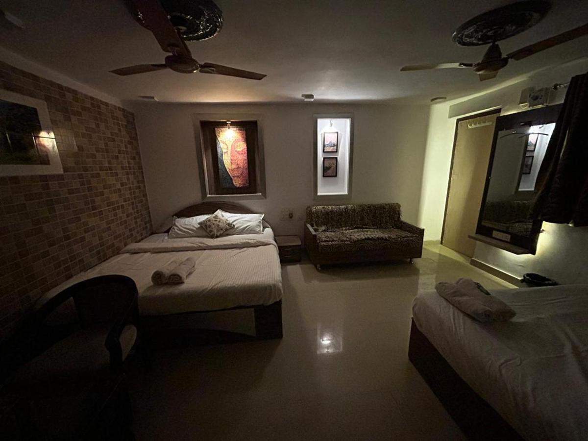 The Peach Tree Rooms Mount Abu Esterno foto